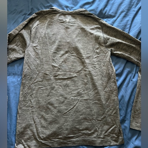 Lululemon long sleeve - Picture 3 of 4
